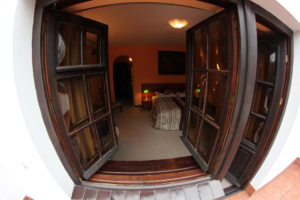 Pensjonat Rezydencja Parkowa Apartment Wroclaw Exterior photo
